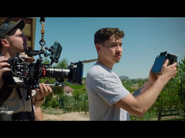 海角视频-每日更新国产自拍|尽快释放首席创作总监拍摄工作照